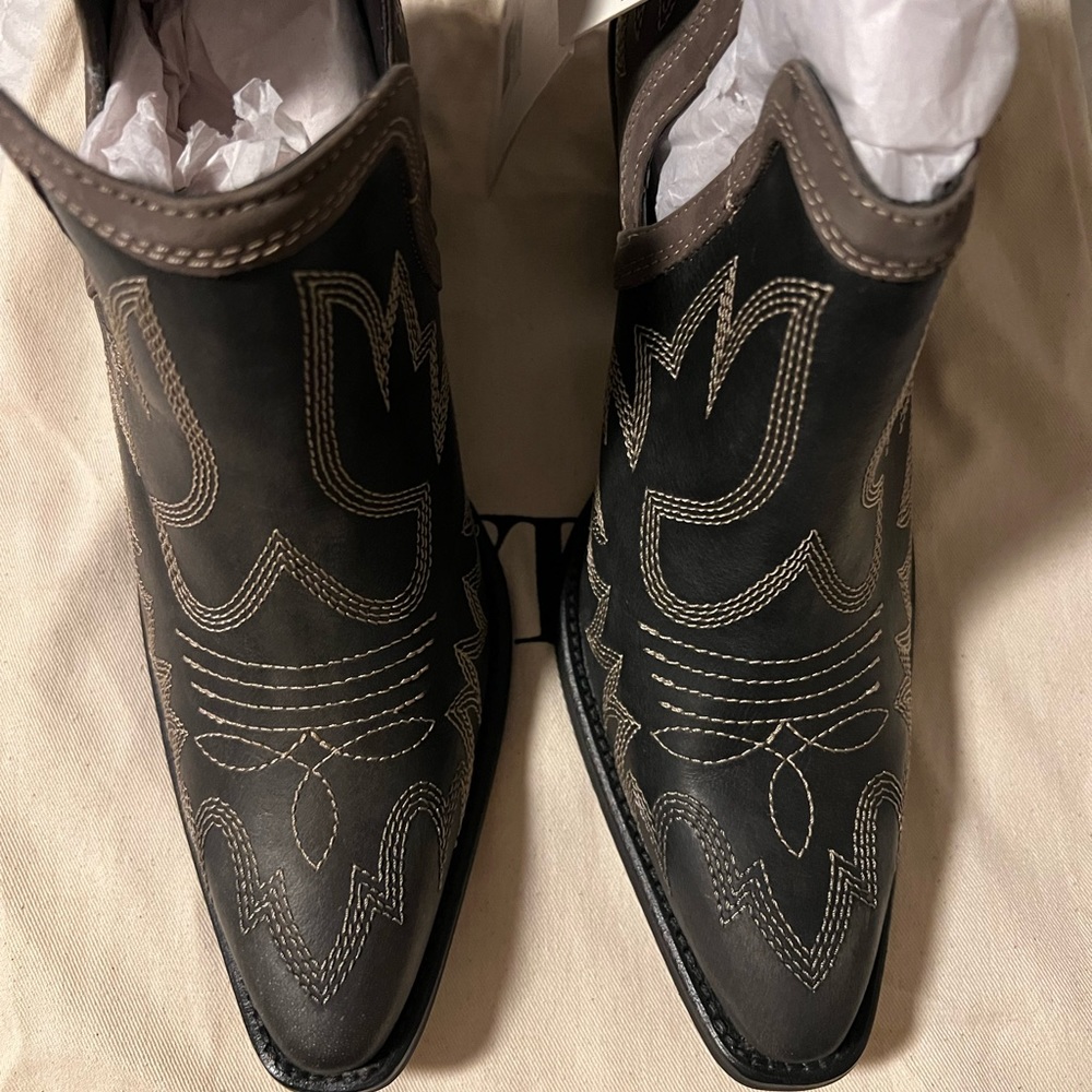 New women leather western boots size 9
